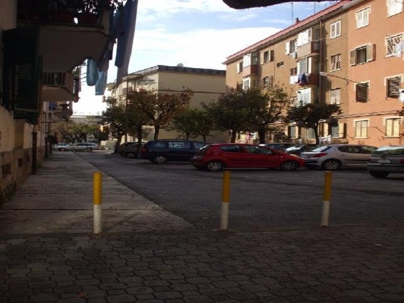 Spazioso appartamento con doppio posto auto a Salerno in Vendita