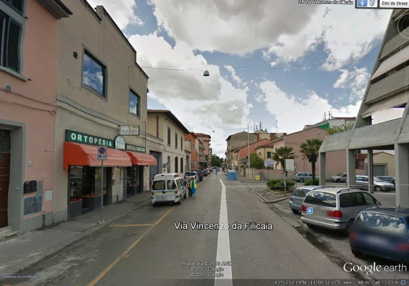 Magazzino con grande piazzale ottimo per manovre a Prato in Affitto