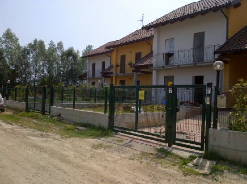 Villette da costruttore edile a Chivasso a Torino in Vendita