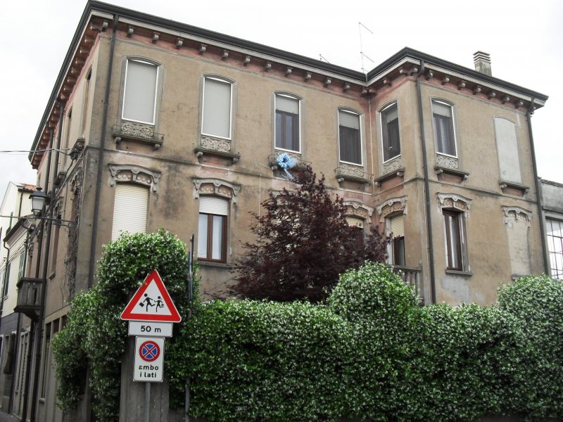 In palazzo storico appartamento ad Adria a Rovigo in Vendita