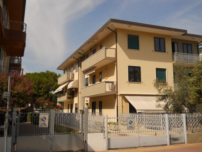 Appartamento con terrazzo e garage a Chioggia a Venezia in Vendita