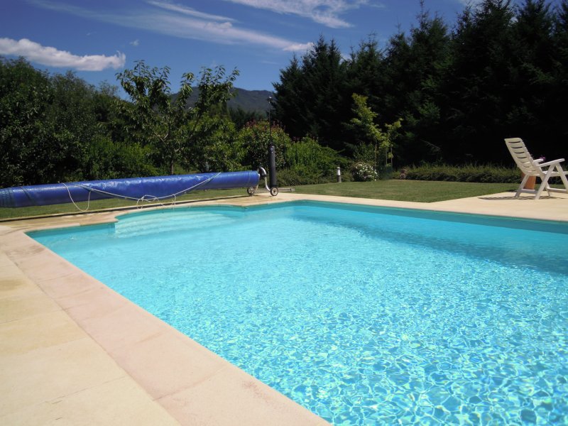 Villa con piscina a Besozzo a Varese in Vendita