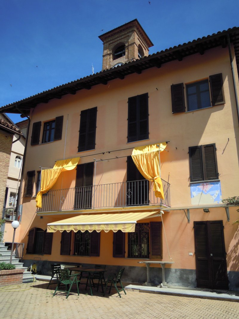Casa storica vicino sito Unesco Langhe-Roero a Cuneo in Vendita