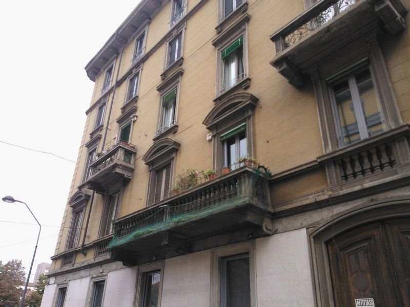 Ufficio zona Buenos Aires a Milano in Affitto
