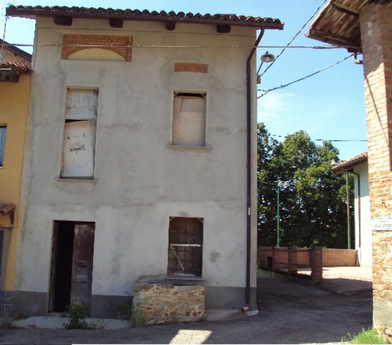Casa vicino al Colle Don Bosco a Asti in Vendita