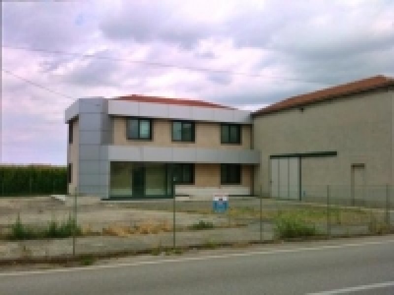 Ufficio nella frazione di Dosso a Sant'Agostino a Ferrara in Affitto