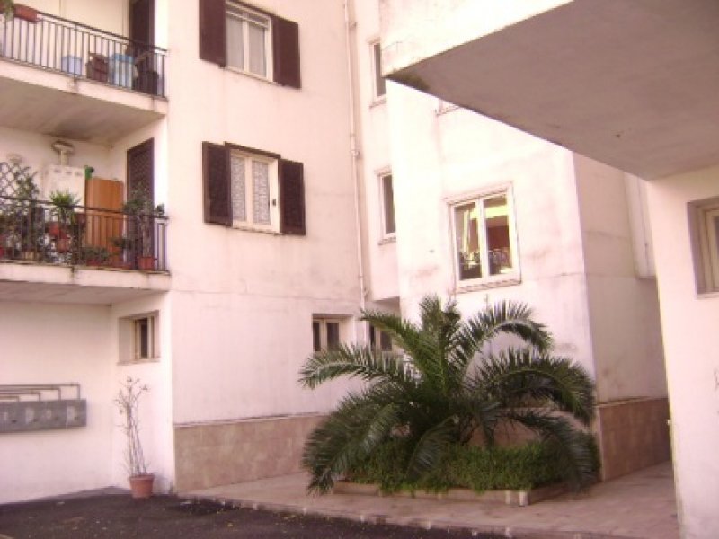 Appartamento con vasca idromassaggio a Parete a Caserta in Vendita