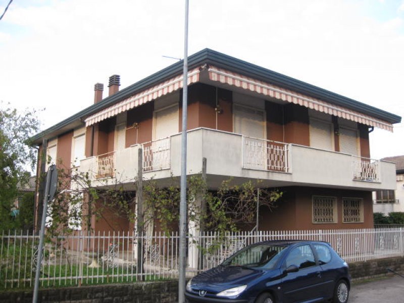 Casa singola di 240 mq a Bovolenta a Padova in Vendita