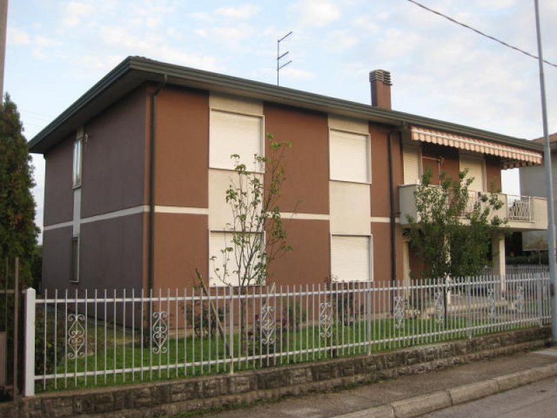 Casa singola di 240 mq a Bovolenta a Padova in Vendita