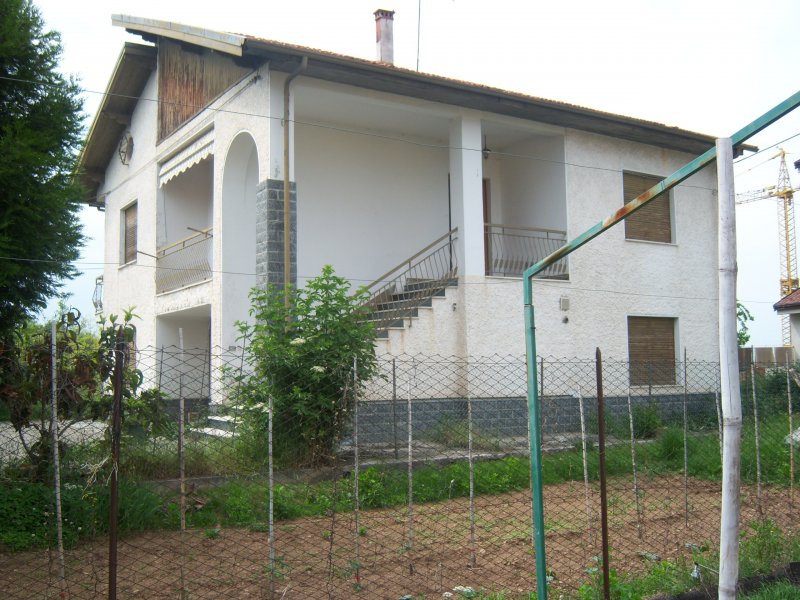 Casa a S. Croce di Cervasca a Cuneo in Vendita
