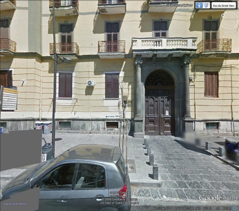 Uffici con sala d'attesa in Corso Secondigliano a Napoli in Affitto