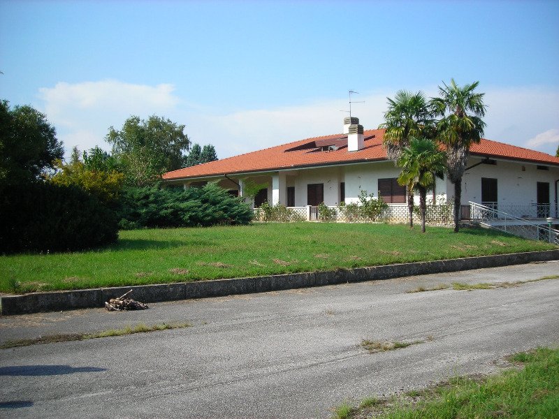 Villa a Castions di Strada a Udine in Vendita