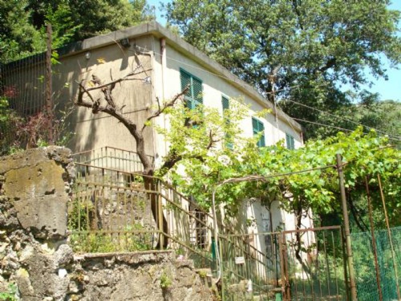 Casa indipendente nel quartiere di Quezzi a Genova in Vendita