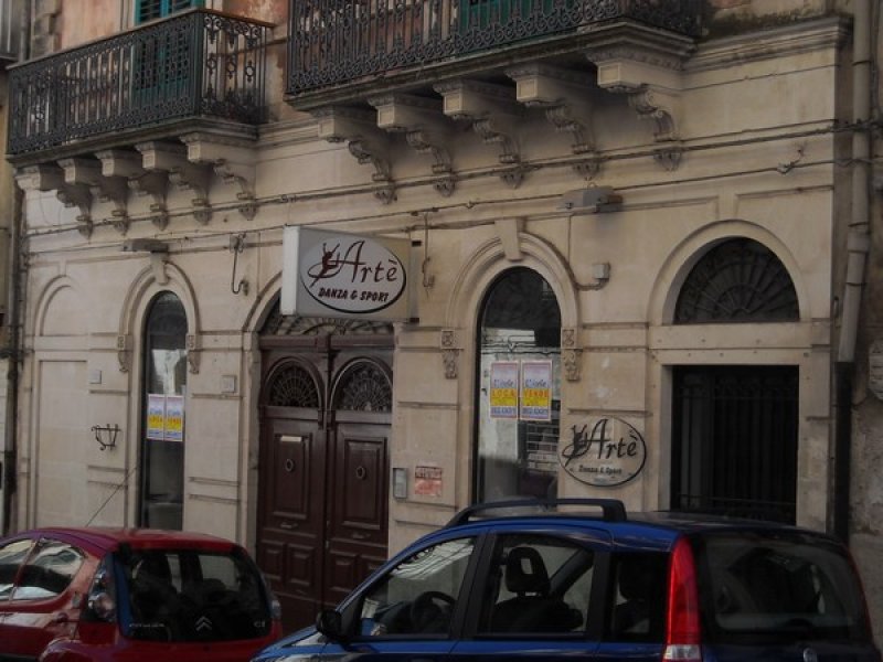 Locale commerciale in via Sant'Anna a Ragusa in Vendita