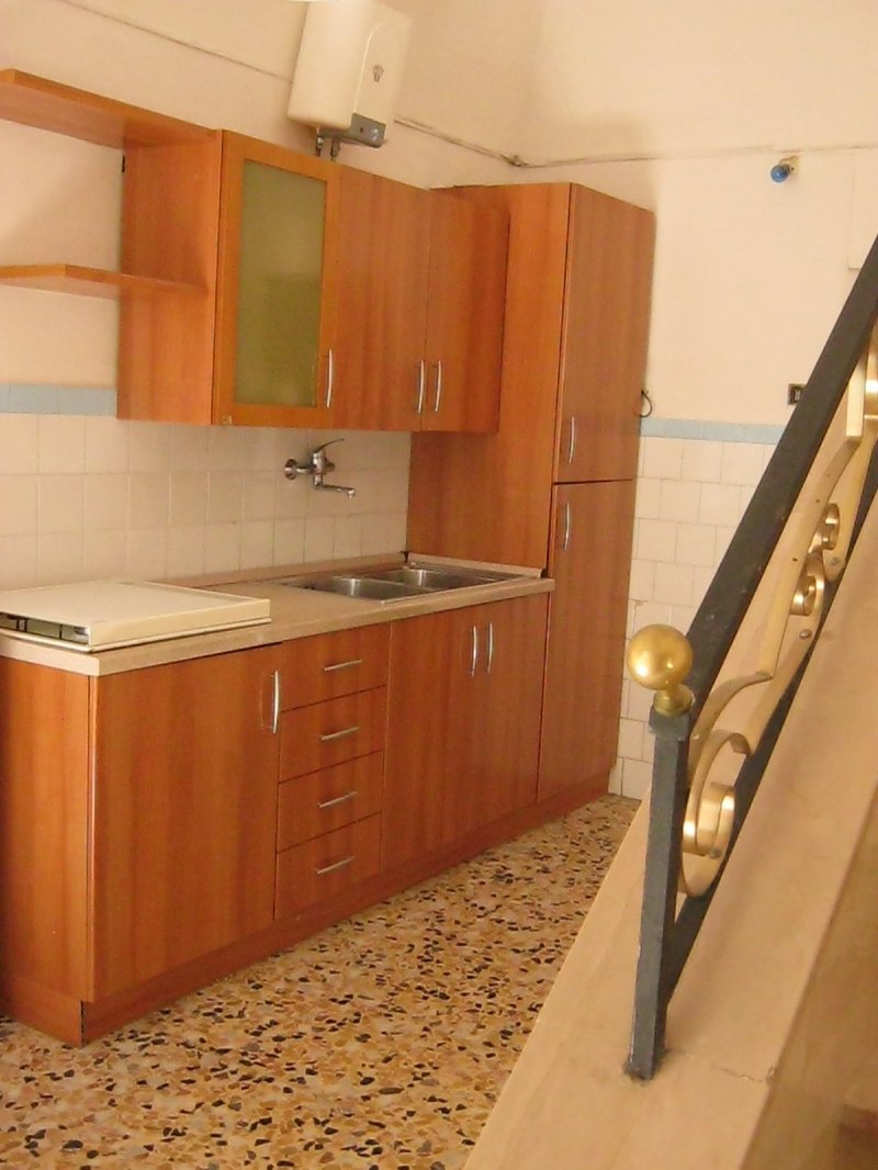 Appartamento con terrazzo a Mottola  a Taranto in Vendita