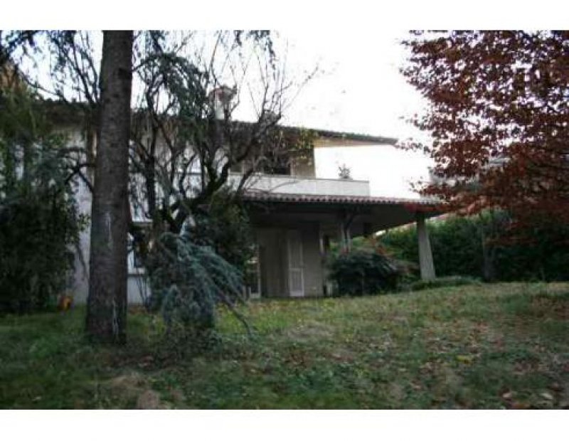 Villa a schiera nel centro di Gorle a Bergamo in Vendita