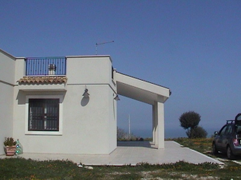 Villa sulla collina di Polignano a Mare a Bari in Affitto