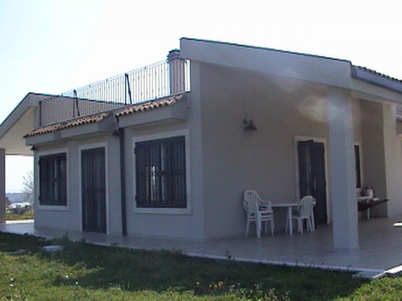 Villa sulla collina di Polignano a Mare a Bari in Affitto
