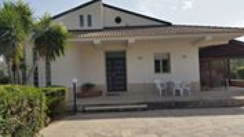 Villa a Comiso a Ragusa in Vendita