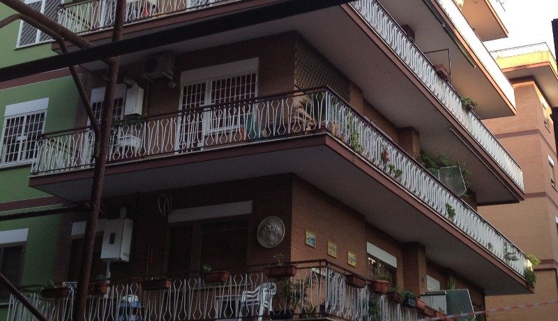 Stanza doppia arredata con terrazzo a Roma in Affitto