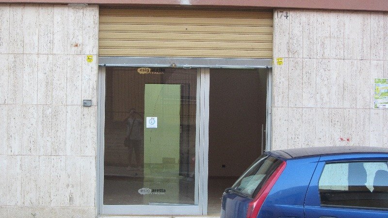 Locale commerciale a Bitonto a Bari in Affitto