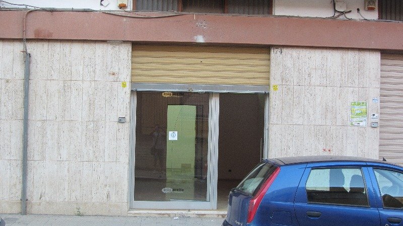 Locale commerciale a Bitonto a Bari in Affitto