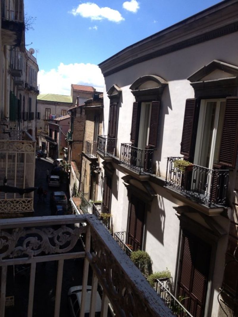 Appartamento centro storico di Nola a Napoli in Affitto