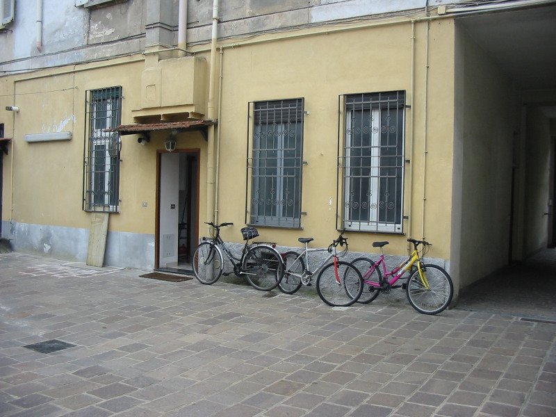 Abitazione negozio loft a Milano in Vendita