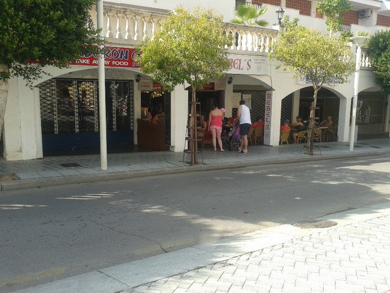Locale adibito a ristorante pizzeria a Palma de Mallorca a Spagna in Affitto