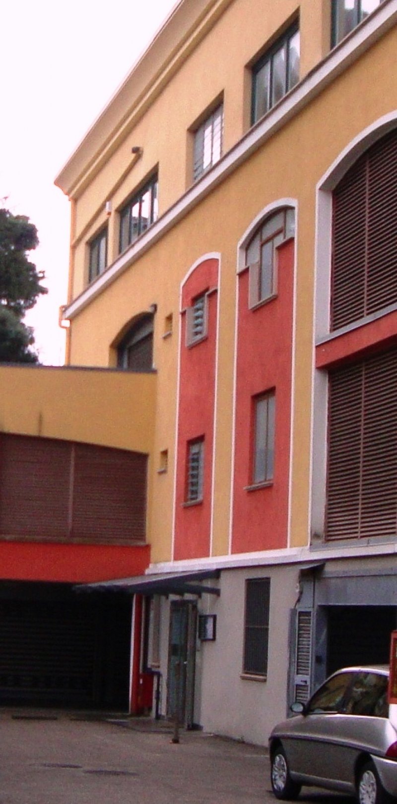 Appartamento adibito a labotatorio artigianale a Salerno in Vendita