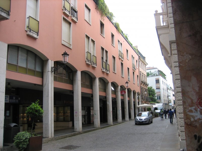 Ampio appartamento in condominio signorile a Padova in Vendita