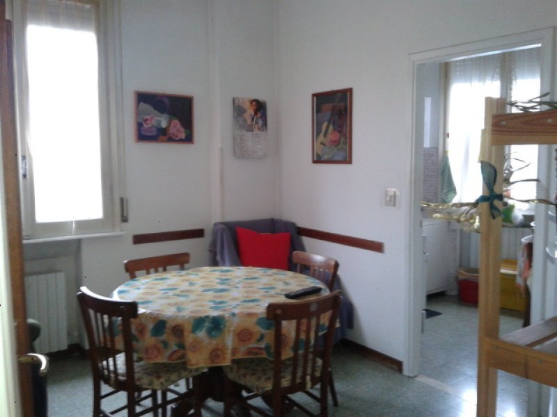 Camera singola per studentesse e lavoratrici a Parma in Affitto