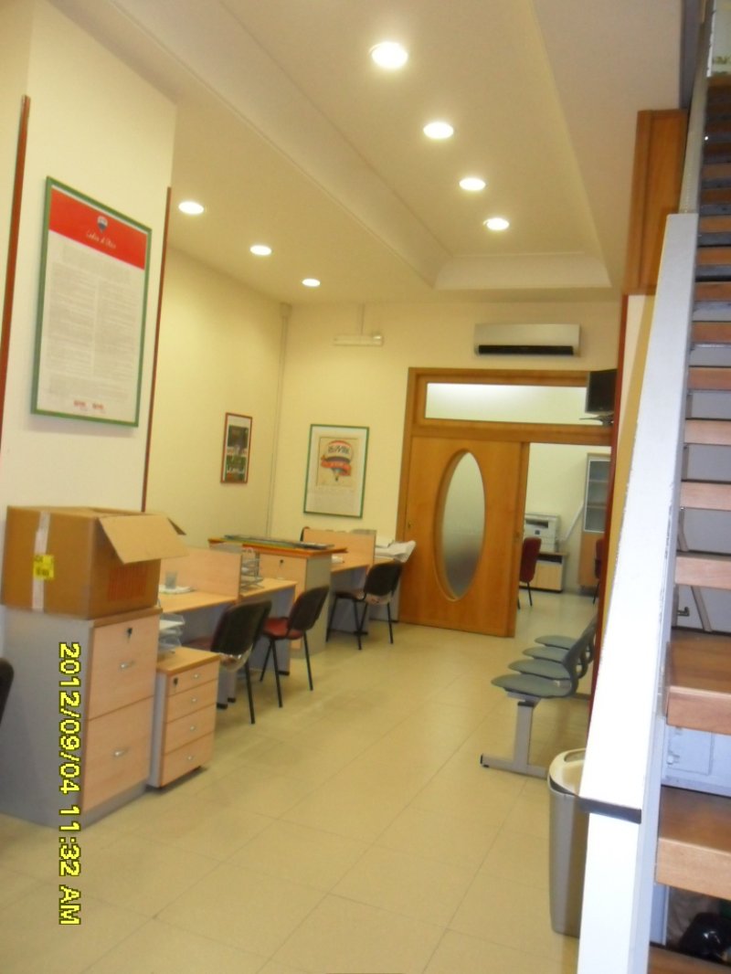 Locale uso ufficio in zona Parco S. Antonio a Napoli in Affitto