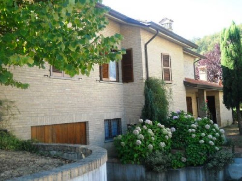 Villa residenziale monofamiliare a Borgo Pace a Pesaro e Urbino in Vendita