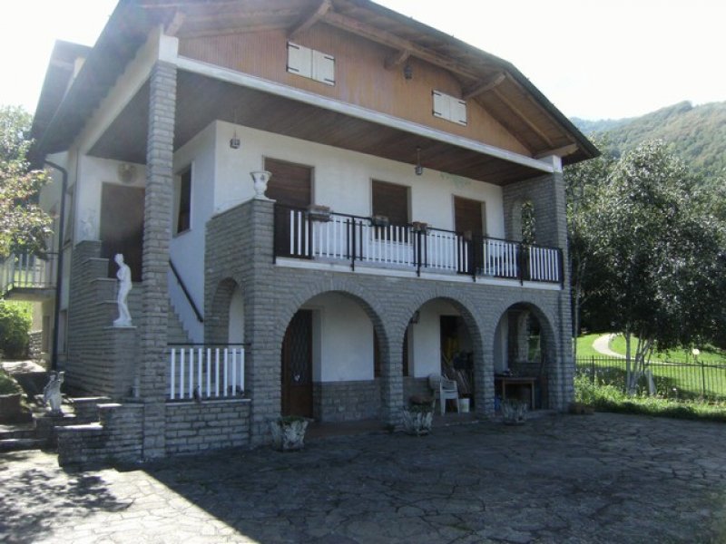 Villa singola a Bedulita a Bergamo in Vendita