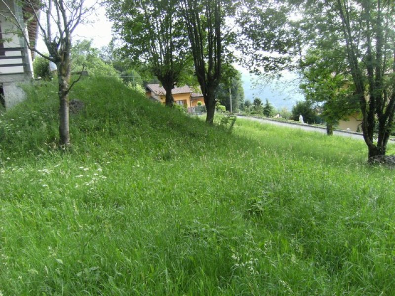 Indipendente villa con giardino a Valsecca a Bergamo in Vendita