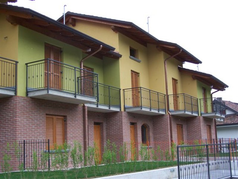 Villa a schiera con giardino Sant'Omobono Terme a Bergamo in Vendita