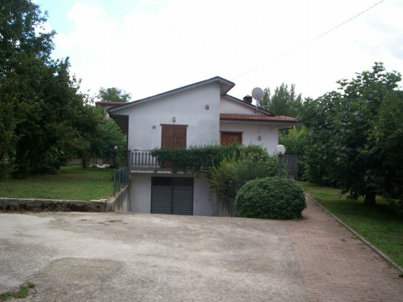 Casa con giardino a Santo Stefano del Sole a Avellino in Affitto