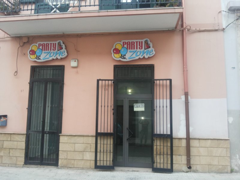 Locale commerciale per uso ufficio o negozio a Brindisi in Affitto