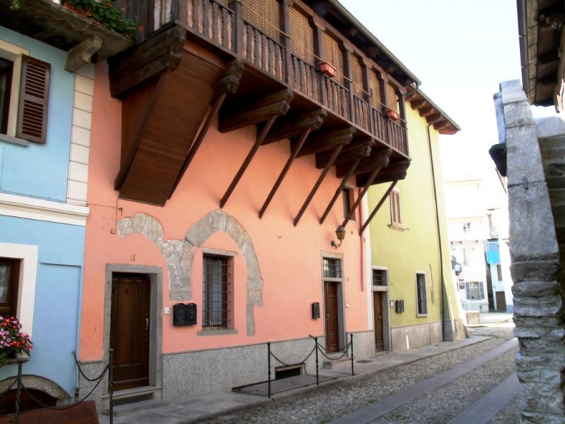 Casa d'epoca in centro storico a Domodossola a Verbano-Cusio-Ossola in Vendita