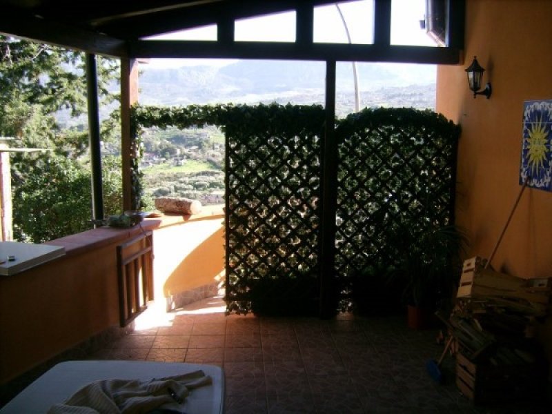 Villino con vista panoramica a Monreale a Palermo in Vendita