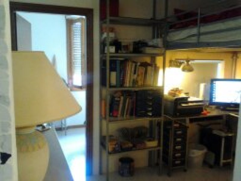 Appartamento con garage e cantina ben rifinito a Prato in Vendita