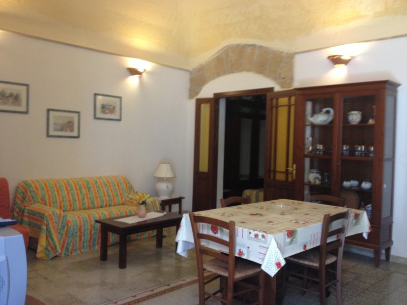Casa Vacanza rinnovata a Terrasini a Palermo in Affitto