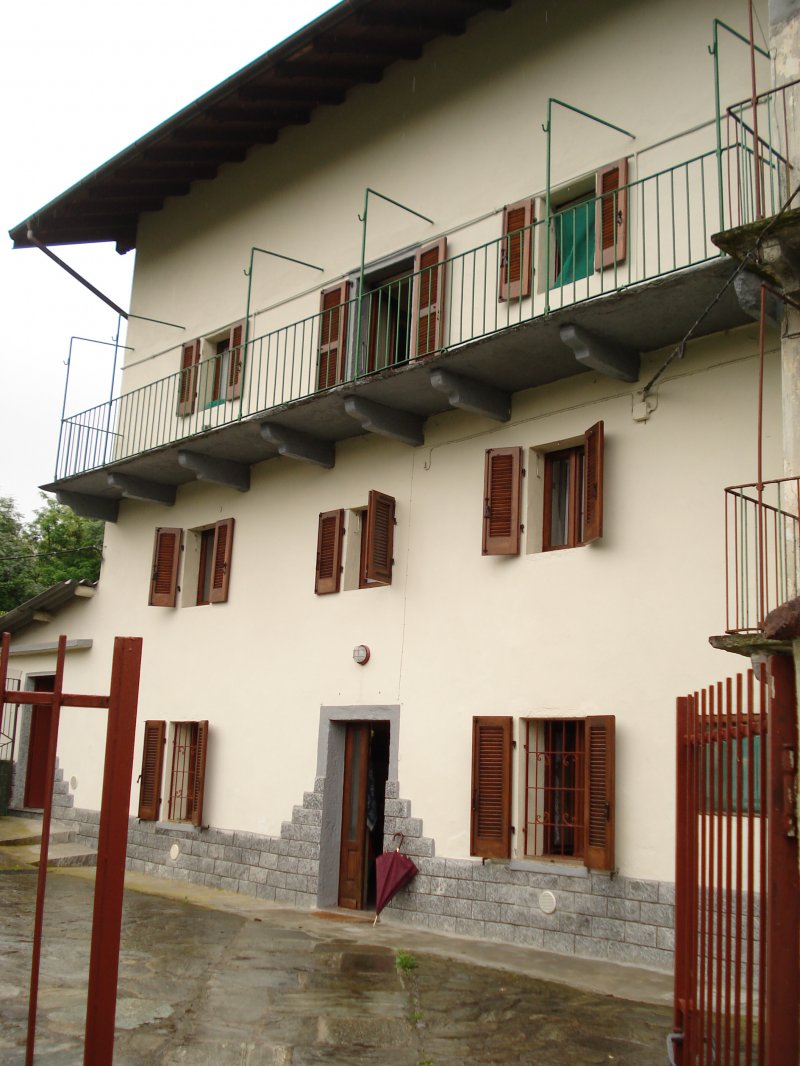 Villa con mansarda a Pieve Vergonte a Verbano-Cusio-Ossola in Vendita