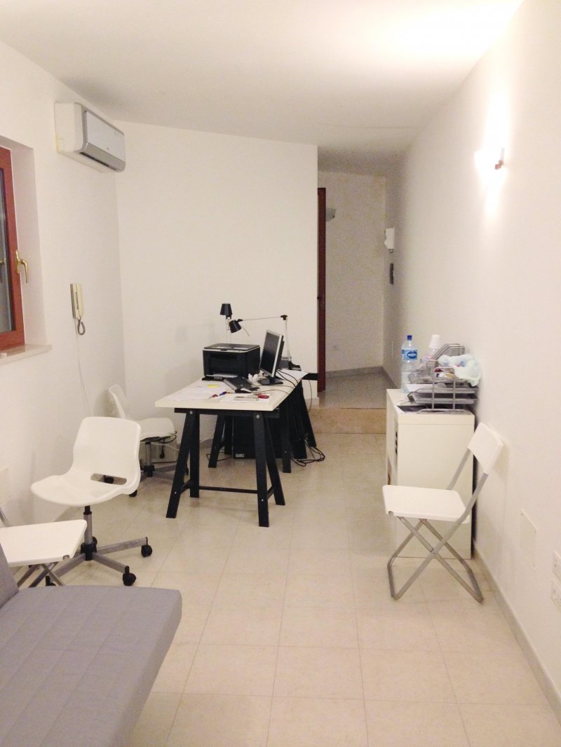 Appartamentino uso studio piano terra a Salerno in Vendita