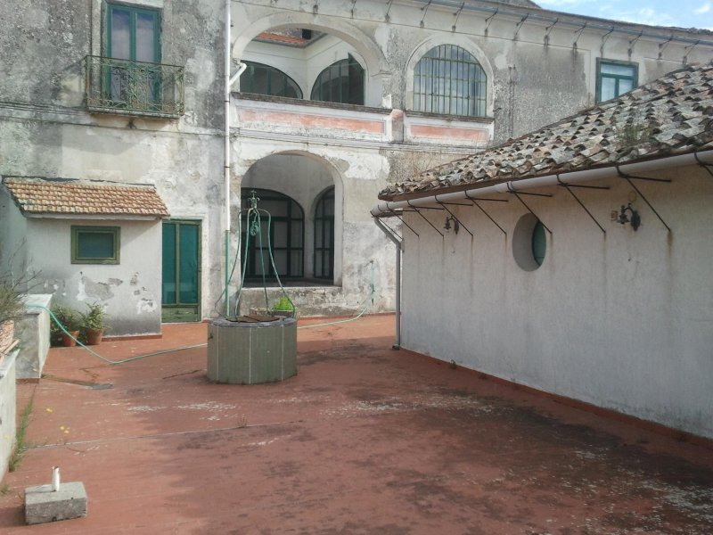 Casale Nobiliare in localit Villa di Fisciano a Salerno in Vendita