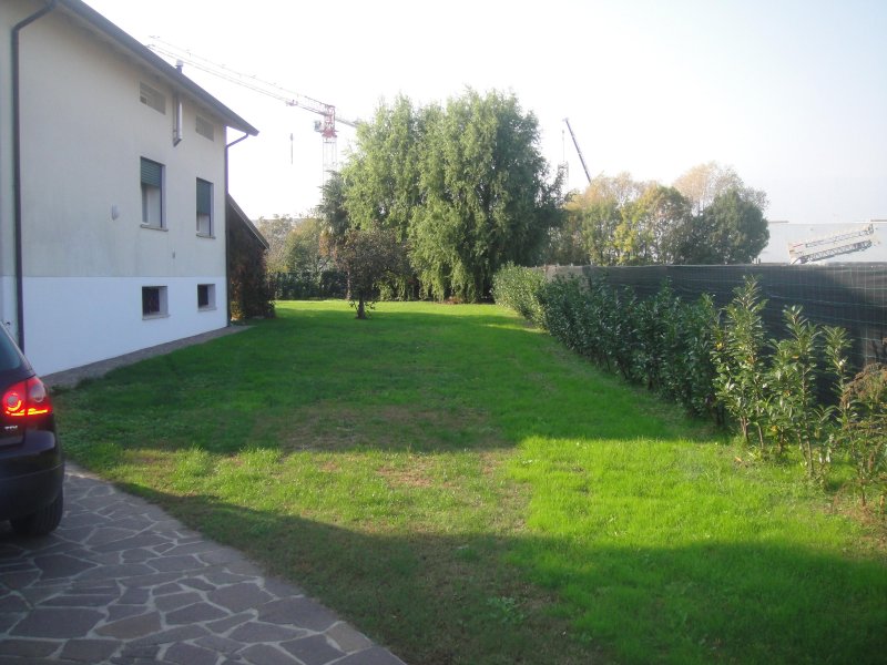 Villa situata in zona residenziale a Fontanafredda a Pordenone in Vendita