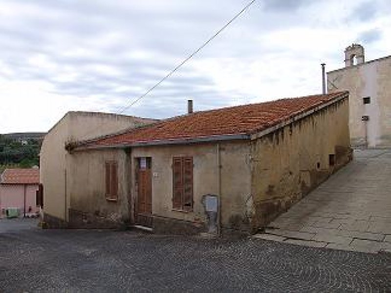 Casa nel centro storico di Codrongianus a Sassari in Vendita