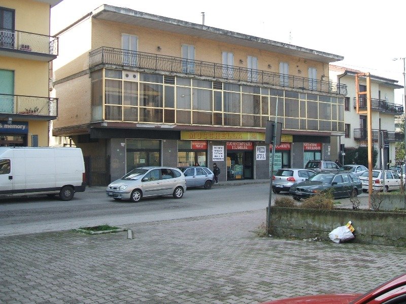 Locale commerciale anche frazionabile in Atripalda a Avellino in Affitto