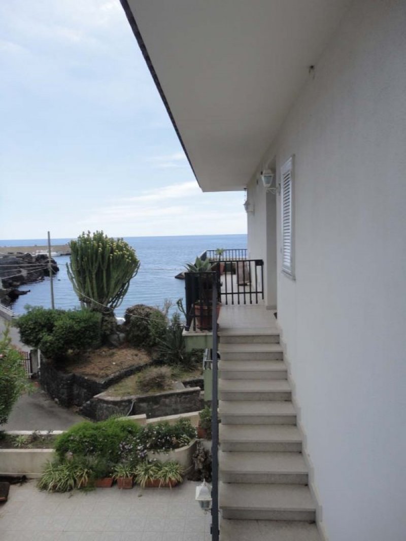 Casa vacanza sul mare a Stazzo a Catania in Affitto